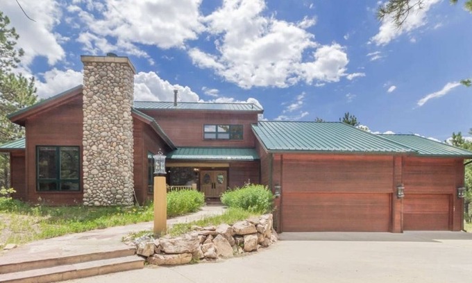 Lake George House | Secluded Mountain estate with steam room, plenty of hiking and exploring trails