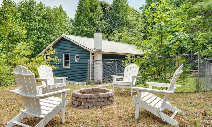 Old Fort Cottage | Secluded Mountain Retreat: 30 Mi to Asheville!