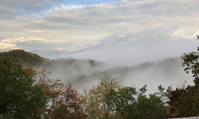 Bryson City House | Secluded mountain top luxury getaway in the Nantahala National Forest!