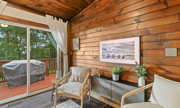 Zionville House | Secluded Mountain-top Modern Cabin In Boone