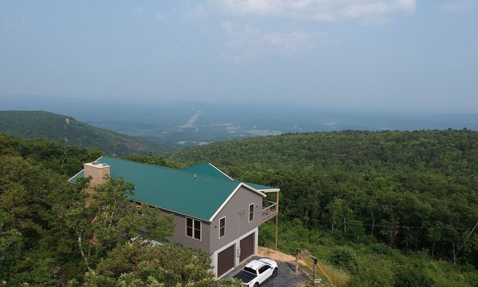 Fishers Hill House | Secluded Mountain Cabin with Spectacular Views- Hiker's Dream