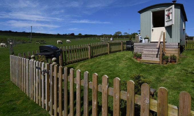 Stoke Rivers Cabin | Secluded, peaceful large Shepherd hut on 14 acre smallholding.