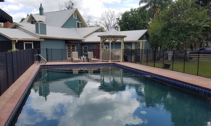 Lakeland House | Secluded Pool House located on 2.5 acres of property