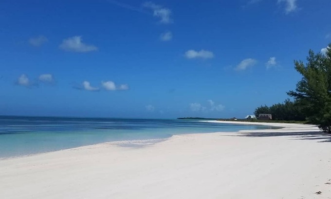 Spanish Wells Villa | Secluded, Private, Beachfront Villa W/Motorboat, Kayaks & SUP