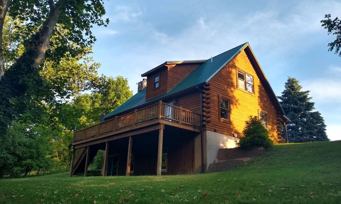 Fulton House | Secluded Riverside Log Home in Southern Michigan