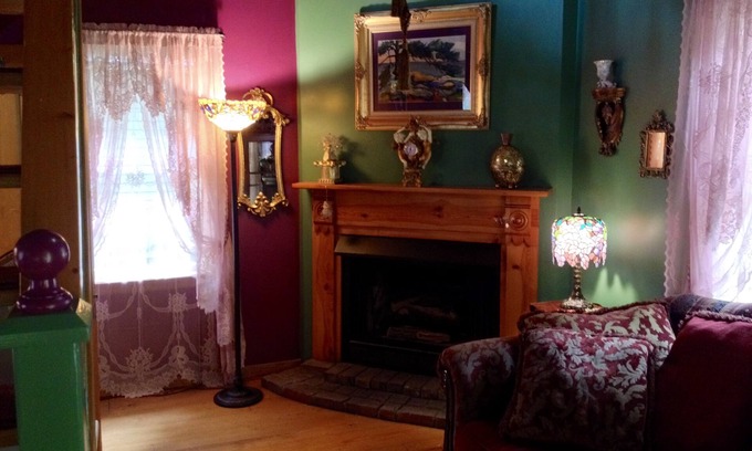Eureka Springs Historic District Cottage | Secluded Romantic Dollhouse BnB in Downtown Historic District