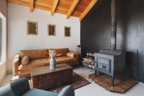 Dunlap House | Secluded rustic 1-bedroom cabin on private land