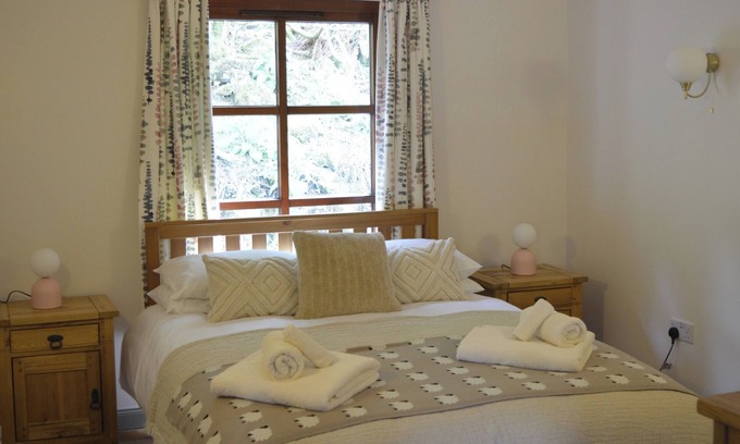 Duirinish Ski Chalet | Secluded self-Catering chalet near Plockton and the Isle of Skye, well equipped and dog friendly.