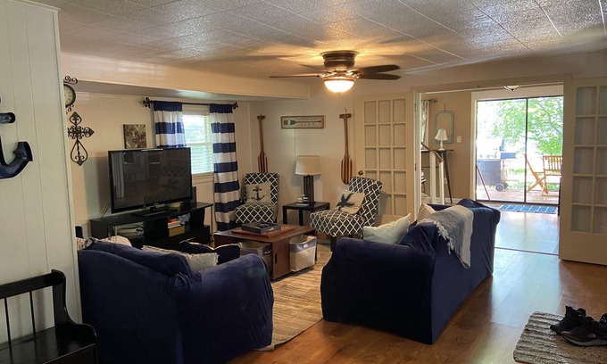 Scottsville House | Secluded spot with high speed internet! Enjoy the beauty of Barren River Lake!