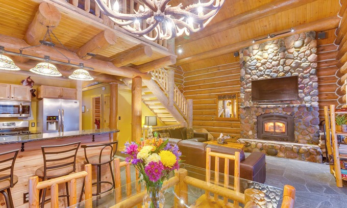 Mayfield House | Secluded Traverse City Retreat: 11 Mi to Downtown!