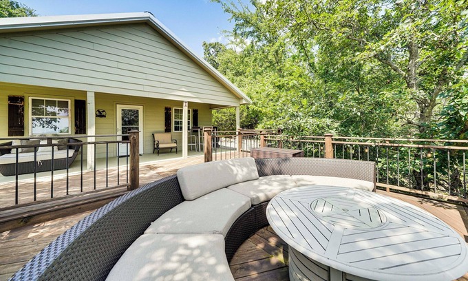 Clayton Cabin | Secluded Tuskahoma Retreat w/Deck & Views!