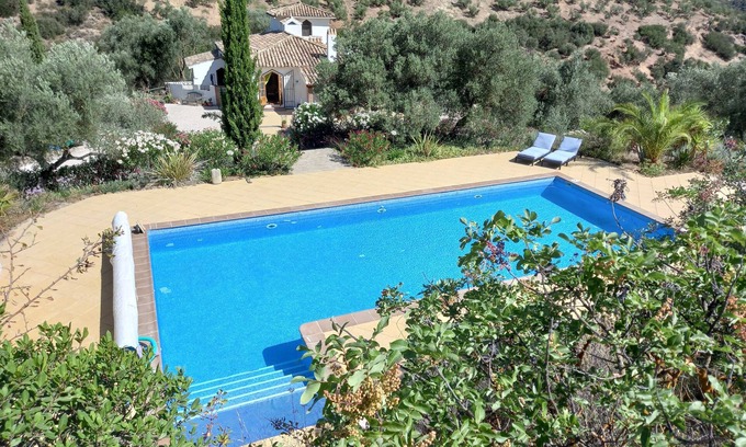 Loja Villa | Secluded villa with fabulous pool and jacuzzi, in a beautiful tranquil location