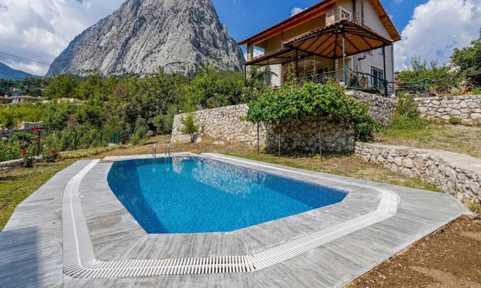 Manavgat Villa | Secluded Villa with on Mountainside in Antalya