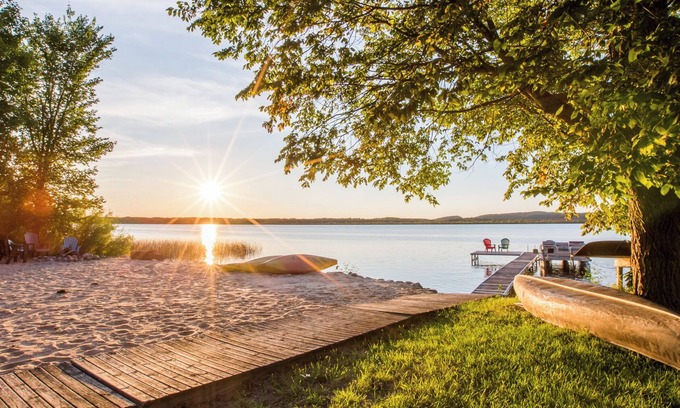 Arcadia House | Secluded Waterfrnt Beach on Upper Herring ~ AC ~ All Sports ~ Stunning Sunsets!