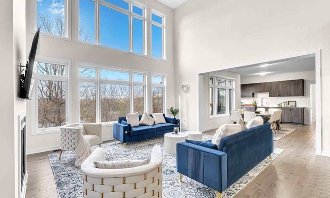Lake of Bays Cottage | Secluded Waterfront Escape