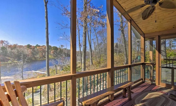Luck House | Secluded Waterfront Cabin on hiking trails! Lake on one side river on the other.