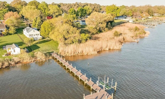 Cobb Island House | Secluded waterfront house to relax or enjoy water activities from private pier