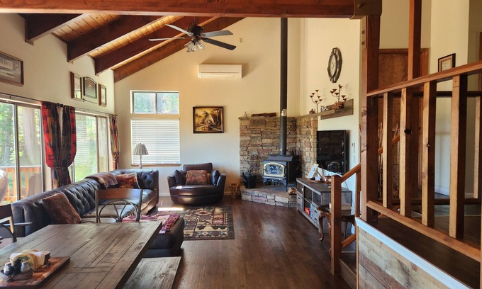 Twain Harte House | Secluded Woodland Escape with Panoramic Views