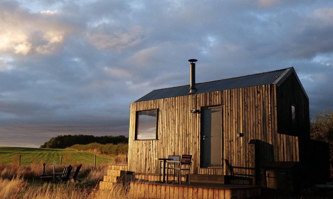 Cheshire West and Chester Cabin | Secluded Woodland Romantic Off-Grid Cabin With Firepit