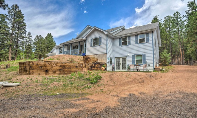 Woodland Park House | Secluded Woodland Park Home - Hike & Bike!