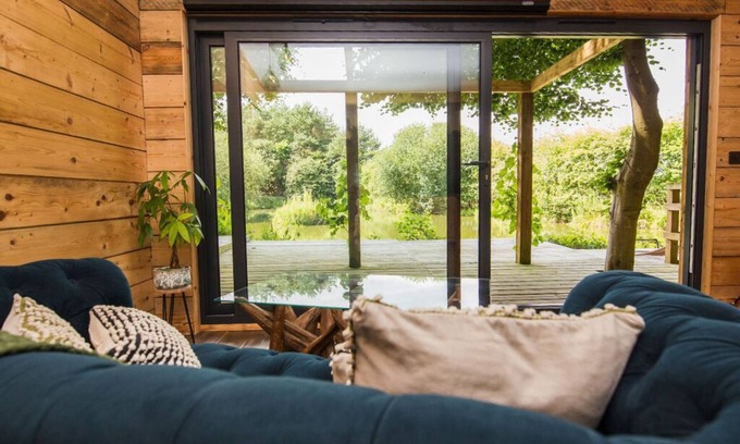 Burythorpe Cabin | Secluded Yorkshire Cabin with Private Lake, Sauna & Fire Pit