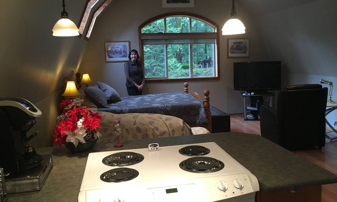 Shawnigan Lake Ski Chalet | Seclusion on 4 private acres.