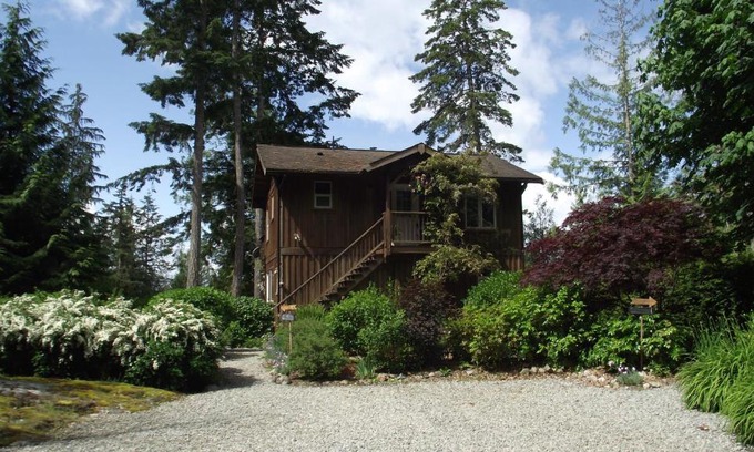 Halfmoon Bay Resort | Secret Cove Cottage Suites