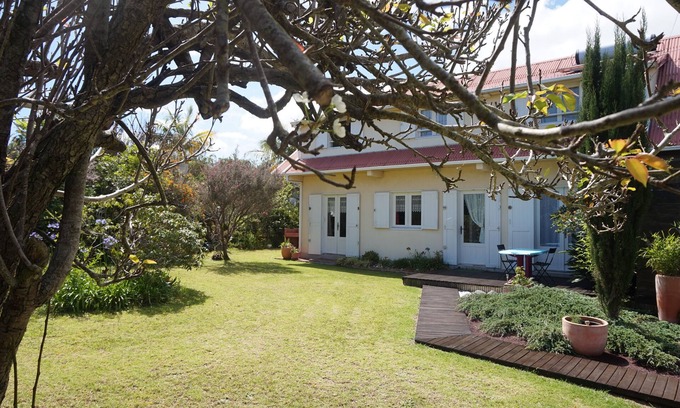 Le Tampon Apartment | SECRET GARDEN, bottom of villa classified 3 * all comfort at the Plaine des Cafres