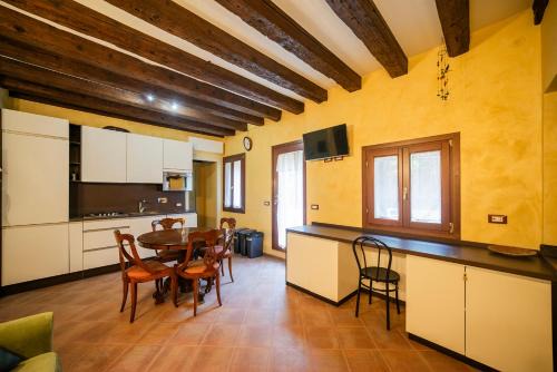 Santa Croce Apartment | Secret Garden - comfortable and central