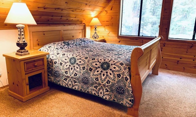 Truckee Apartment | Secret Garden Cool AC Primary 1BR/1BA Fee 2Add Spa
