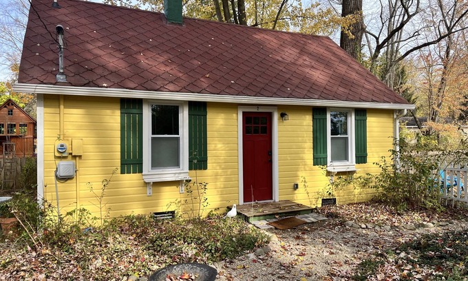 Paw Paw Lake Cottage | Secret Garden Cottage