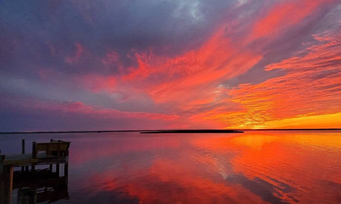 Duck Apartment | Secret garden retreat 3 minutes from the beach in the heart of Duck!