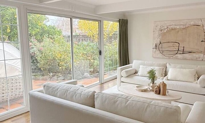 Redwood City House | Secret garden home near Stanford