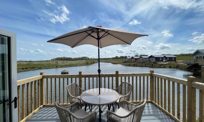 Filey House | Secret Of Eden Lake View Lodge