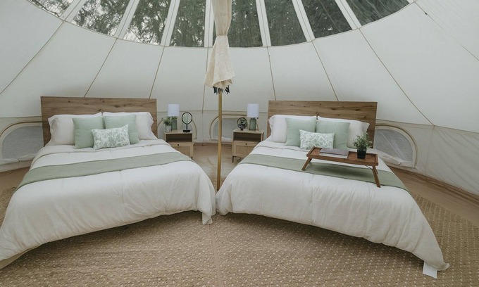 Boss Apartment | Secret Sycamore– Private Stargazing Glamping Tent with Fire Pit & Open Skies