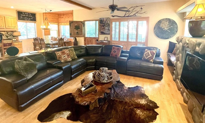 Sedona Shadows House | Sedona/Oak Creek Canyon Retreat—Fantastic location & scenic canyon views!