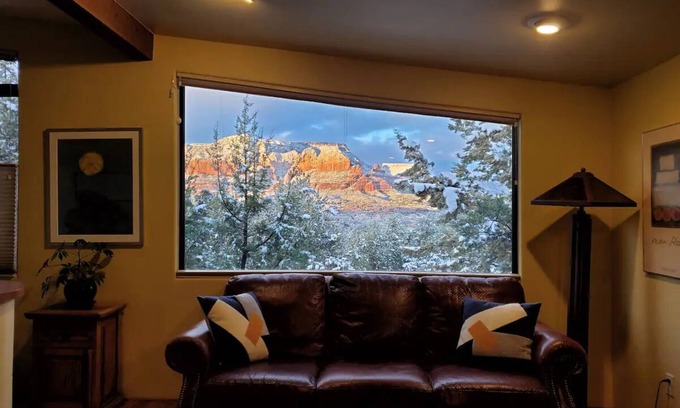 Sedona Cottage | SEDONA VISTA ART COTTAGE - HISTORIC & BEAUTIFUL! - 100% 5-STAR REVIEWS!