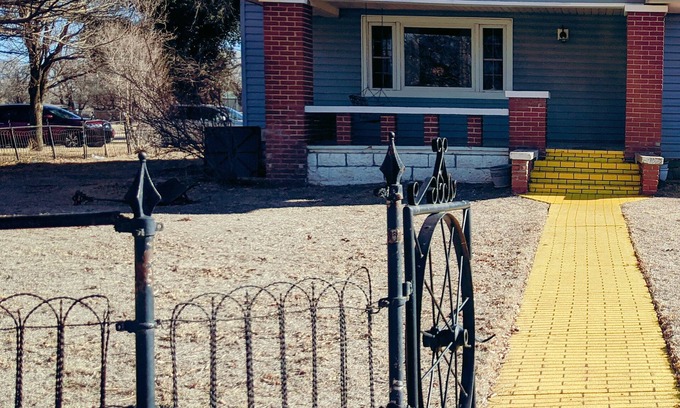 Alva House | See nearby attractions, Visit Little Sahara, great salt plains, Alabaster Cavern