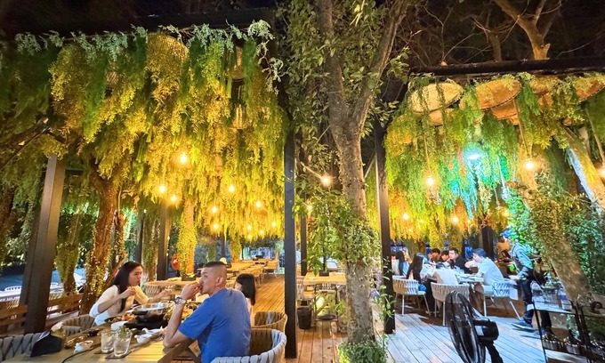 Sawang Daen Din Resort | See Stars & Forest Resort