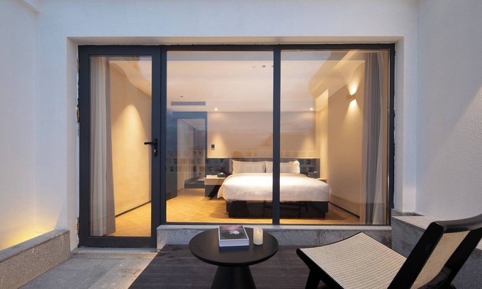 Tianya District Hotel | See you soon at Ritz Rose Summer Hotel