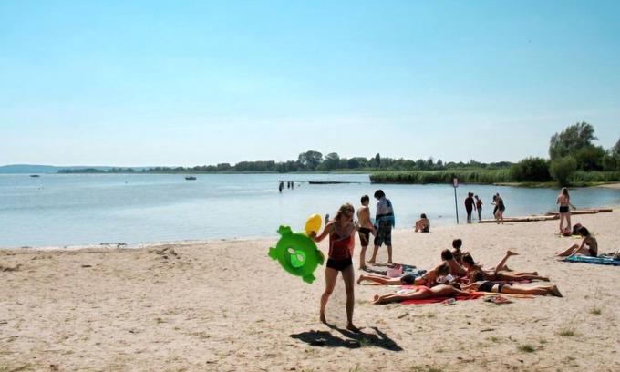 Verchen Apartment | Seeblick by Interhome