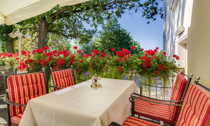 Großraschen Hotel | Seehotel Grossraeschen