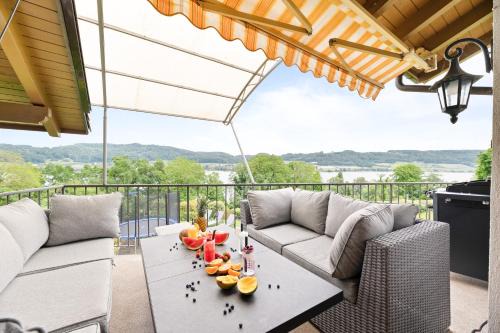 Ohningen Apartment | SeePanorama-Deluxe-Sauna-Massage-Garten-Tranpolin-Tischkicker-Tropical-BBQ-Parken