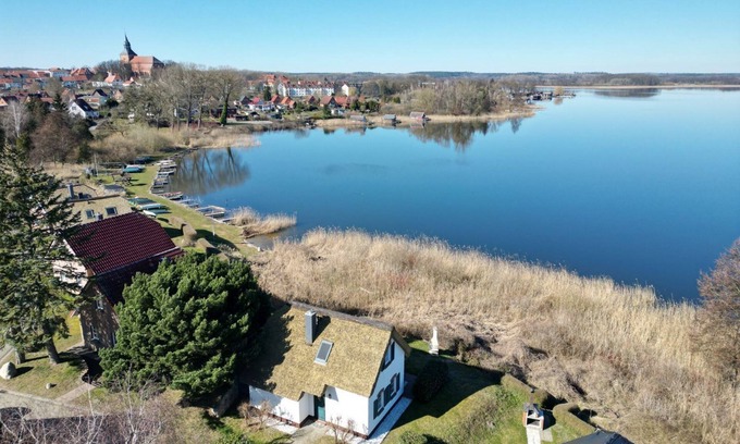 Sternberg House | Seerose - Relax in the idyllic vacation home Seerose am See!