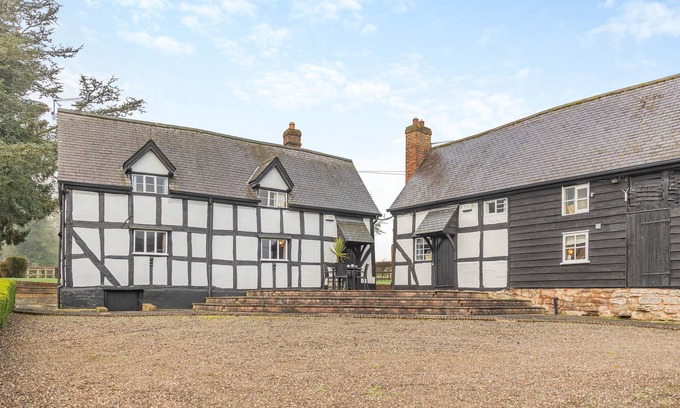 Shelsley Walsh House | Segrave - Two Bedroom House, Sleeps 4