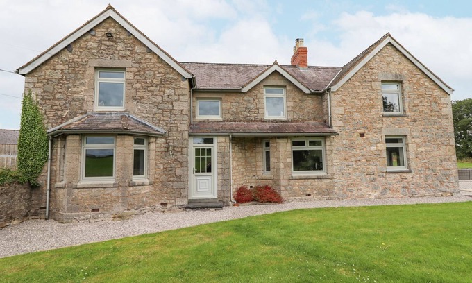 Denbigh Cottage | SEGRWYD UCHAF, family friendly, character holiday cottage in Denbigh