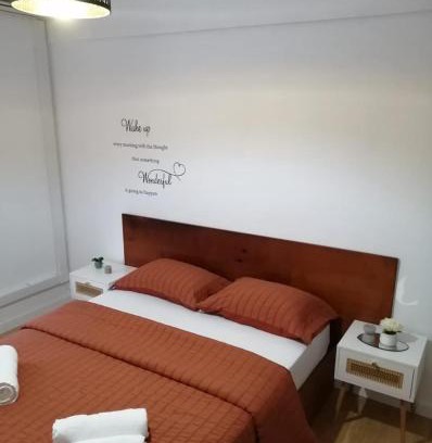 Arrentela Apartment | Seixal Twilight view room1