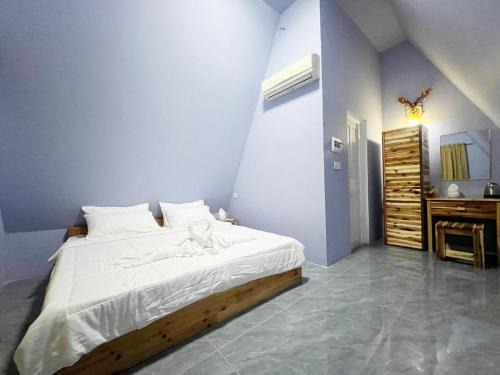 Koh Rong Bed & Breakfast | SELA Bungalow and Italian Restaurant