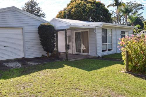 South West Rocks House | Seldom Inn - Bring your own linen.