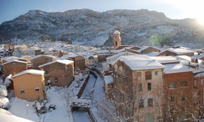 La Torre de Fontaubella Cottage | Self catering Ca la Monica for 7 people
